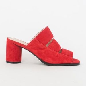 intentionally blank chiara